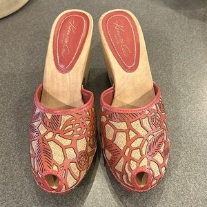 Kenneth Cole wooden heels